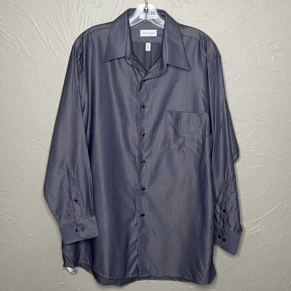 Van Heusen Men’s long sleeve button down shirt size 16 1/2 - 32/33 Large